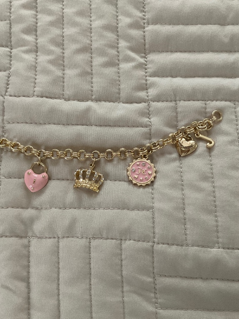 Juicy Couture Women’s Bracelet with charms